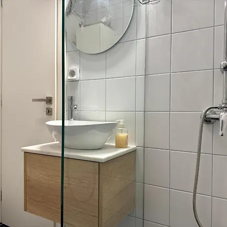 E1 Beautiful Jazz Apartment
